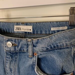 Zara 90’s wide leg flare jeans | size 8